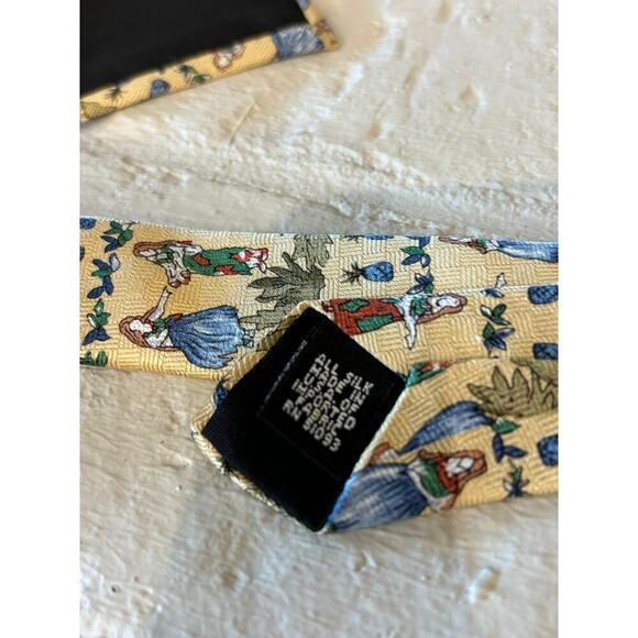 Chereskin HULA DANCE Pineapple SILK NECKTIE TIE NWT - Picture 3 of 4